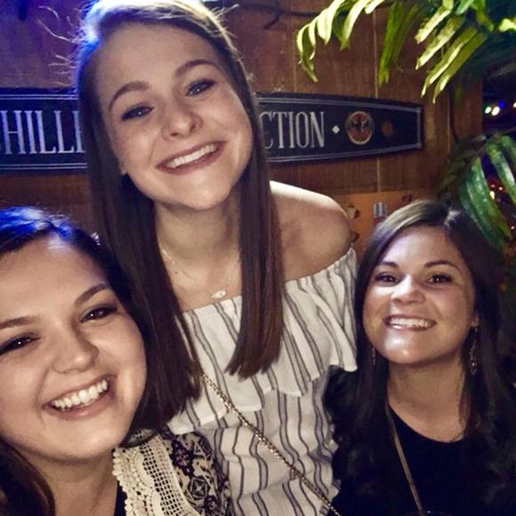 Meet your Posher, Erin - Picture 1 of 1